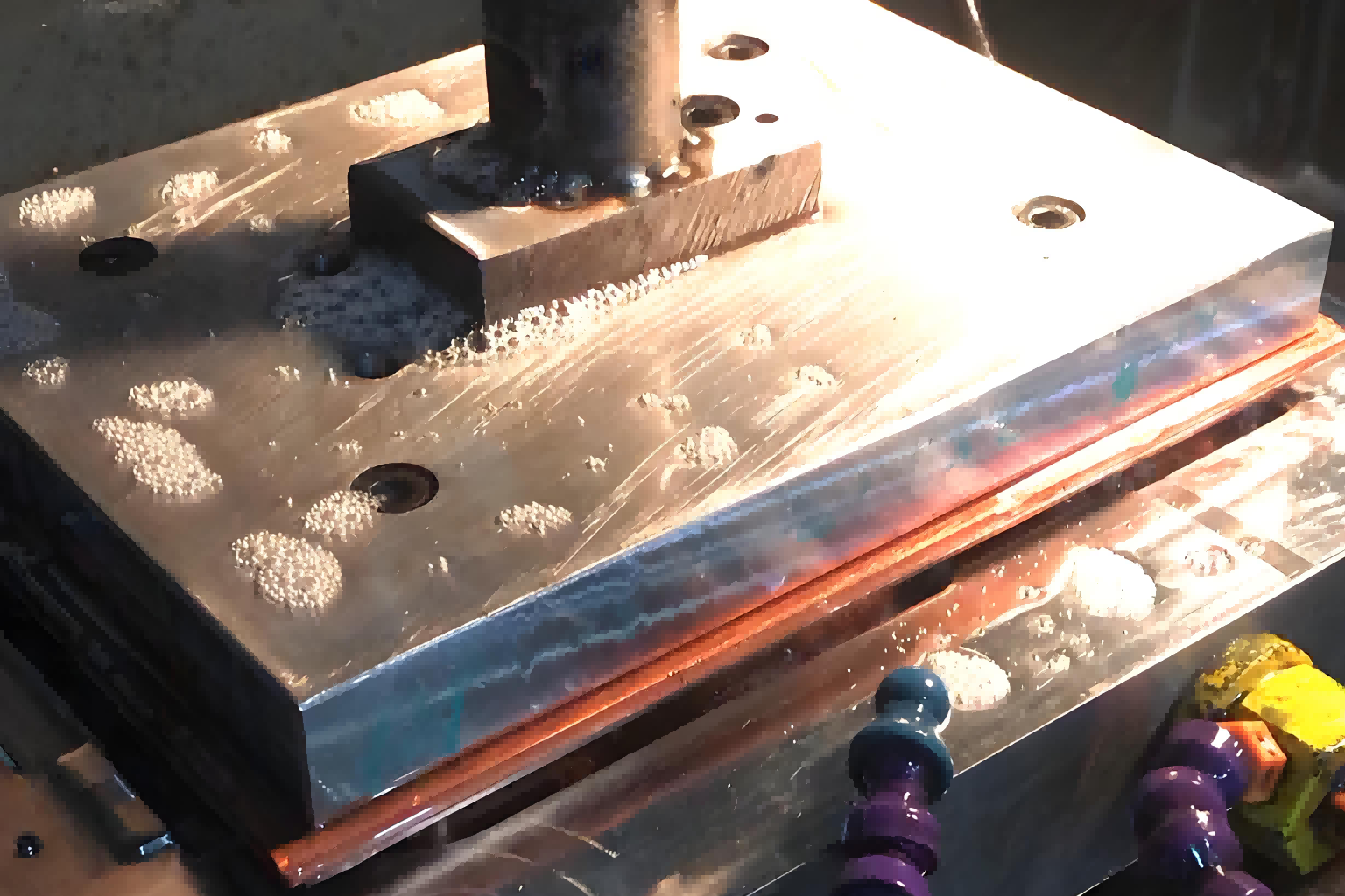 EDM (Electrical Discharge Machining) EDM (Electrical Discharge Machining)
